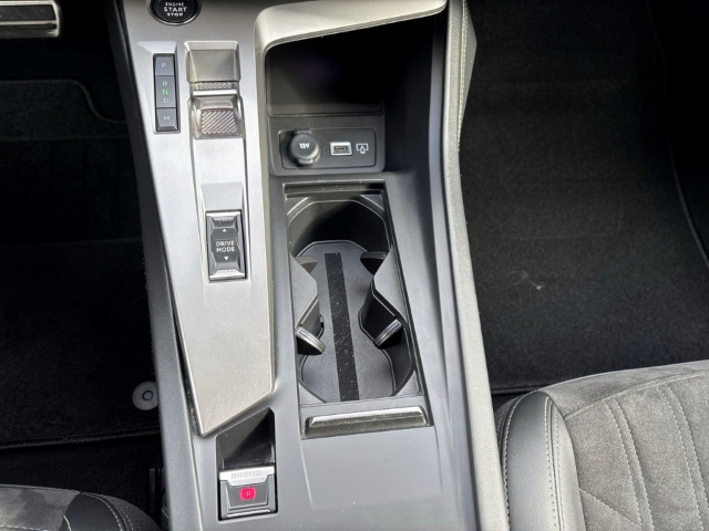 Fahrzeugabbildung Peugeot 408 GT Navi Digitales Cockpit 360 Kamera LED Blendfreies Fernl. Kurvenlicht ACC El. Heckklappe