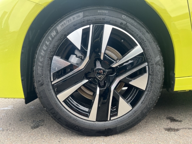 Fahrzeugabbildung Peugeot 208 Allure Digitales Cockpit 360 Kamera LED Apple CarPlay Android Auto Klimaautom Fahrerprofil