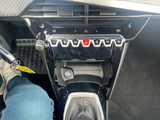 Fahrzeugabbildung Peugeot 208 Allure Digitales Cockpit 360 Kamera LED Apple CarPlay Android Auto Klimaautom Fahrerprofil