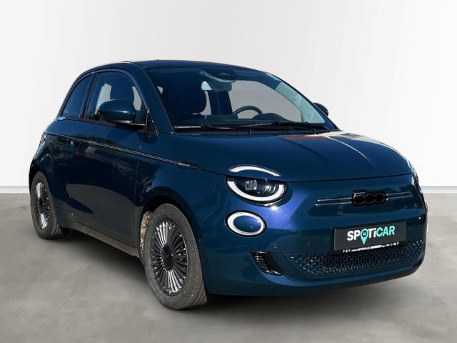 Fahrzeugabbildung Fiat 500e Navi Soundsystem JBL Apple CarPlay Android Auto Klimaautom Fahrerprofil DAB Ambientebeleuchtung