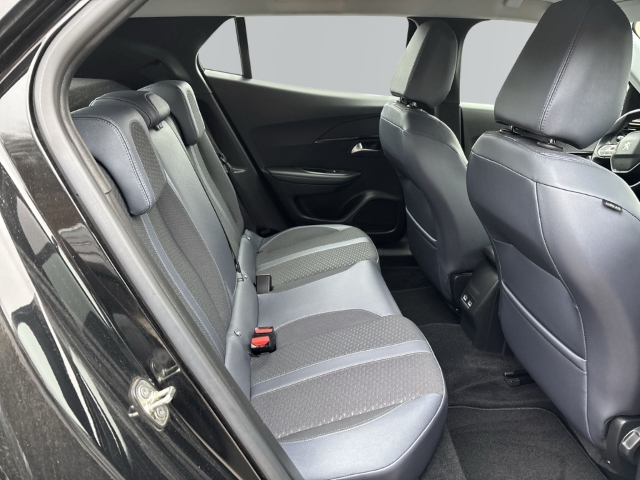 Fahrzeugabbildung Peugeot e-2008 Allure Elektro Navi Digitales Cockpit LED ACC Apple CarPlay Android Auto Klimaautom