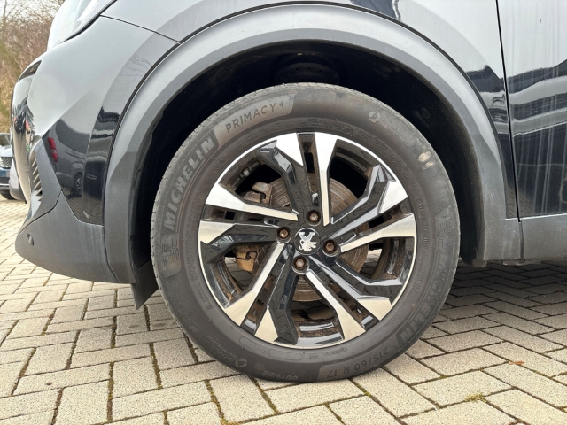 Fahrzeugabbildung Peugeot e-2008 Allure Elektro Navi Digitales Cockpit LED ACC Apple CarPlay Android Auto Klimaautom