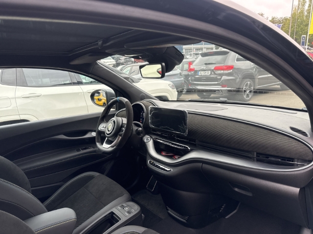 Fahrzeugabbildung Abarth 500 e Turismo, Alcantara, Navi, PDC, RFK, SHZ