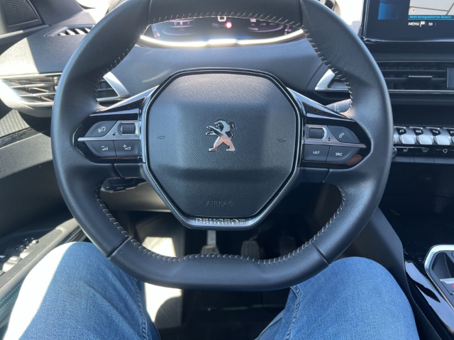 Fahrzeugabbildung Peugeot 3008 Allure Pack Navi Digitales Cockpit LED ACC 2-Zonen-Klimaautom DAB SHZ Keyless