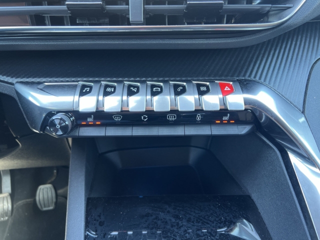 Fahrzeugabbildung Peugeot 3008 Allure Pack Navi Digitales Cockpit LED ACC 2-Zonen-Klimaautom DAB SHZ Keyless