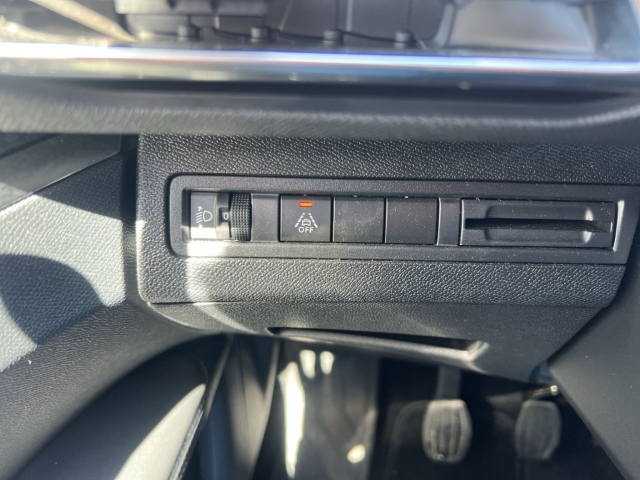 Fahrzeugabbildung Peugeot 3008 Allure Pack Navi Digitales Cockpit LED ACC 2-Zonen-Klimaautom DAB SHZ Keyless
