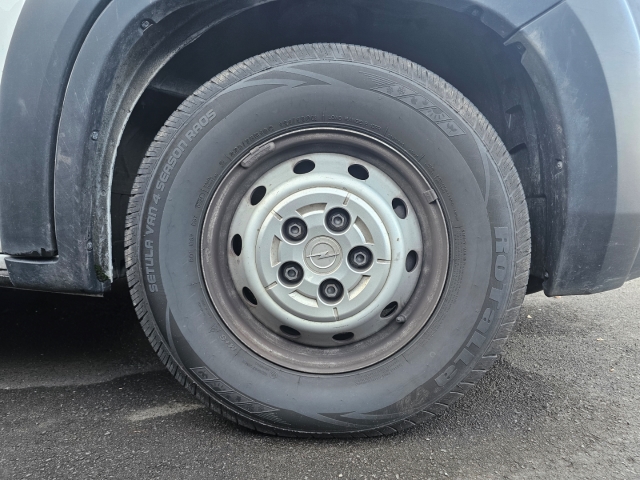 Fahrzeugabbildung Opel Movano Doppelkabine Pritsche Berganfahrass. Klima Freisprech BT Multif.Lenkrad Radio BC ESP ABS
