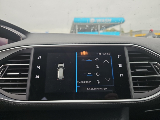 Fahrzeugabbildung Peugeot 308 SW Active Navi 2-Zonen-Klimaautom SHZ Notbremsass. Temp Tel.-Vorb. PDC Berganfahrass.