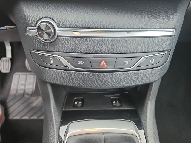 Fahrzeugabbildung Peugeot 308 SW Active Navi 2-Zonen-Klimaautom SHZ Notbremsass. Temp Tel.-Vorb. PDC Berganfahrass.