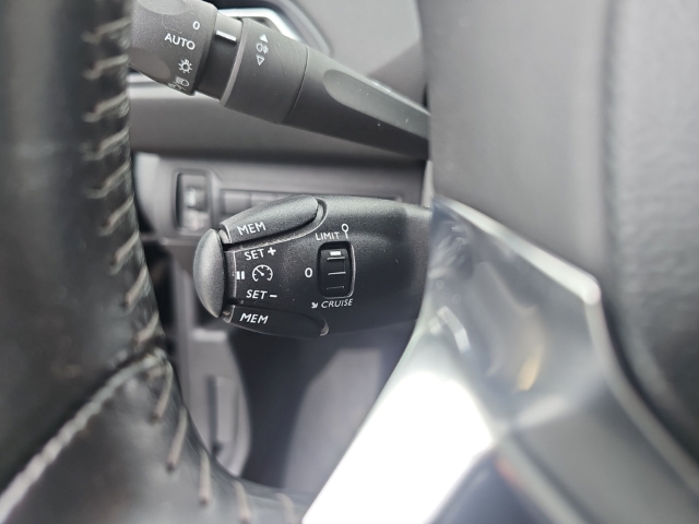 Fahrzeugabbildung Peugeot 308 SW Active Navi 2-Zonen-Klimaautom SHZ Notbremsass. Temp Tel.-Vorb. PDC Berganfahrass.