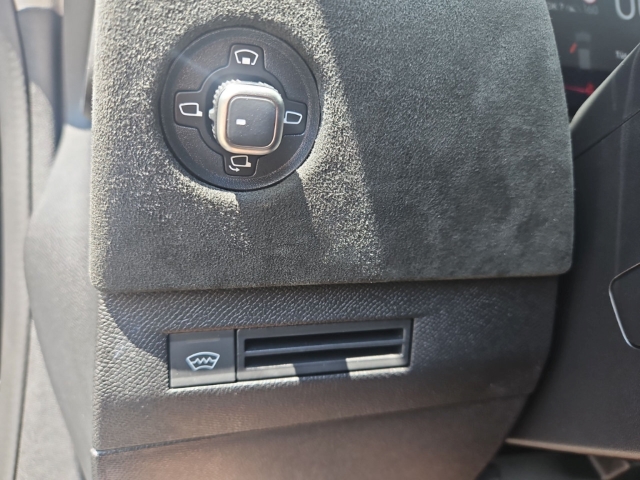 Fahrzeugabbildung DS Automobiles DS4 DS Etoile Alcantara 1.5 BlueHDi 130 FAP EU6e