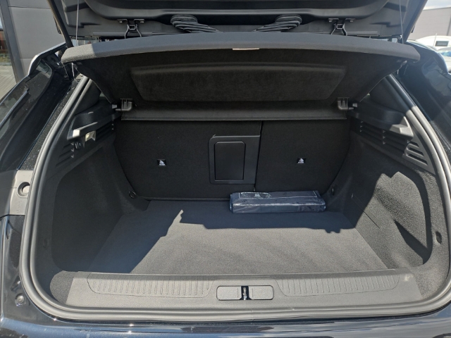 Fahrzeugabbildung DS Automobiles DS4 DS Etoile Alcantara 1.5 BlueHDi 130 FAP EU6e