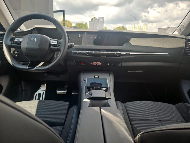 Fahrzeugabbildung DS Automobiles DS4 DS Etoile Alcantara 1.5 BlueHDi 130 FAP EU6e