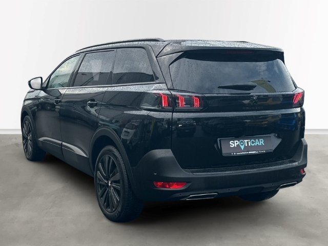 Fahrzeugabbildung Peugeot 5008 Hybrid 136 GT Navi Digitales Cockpit Memory Sitze Soundsystem Massagesitze LED - mit KI generiert/bearbeitet