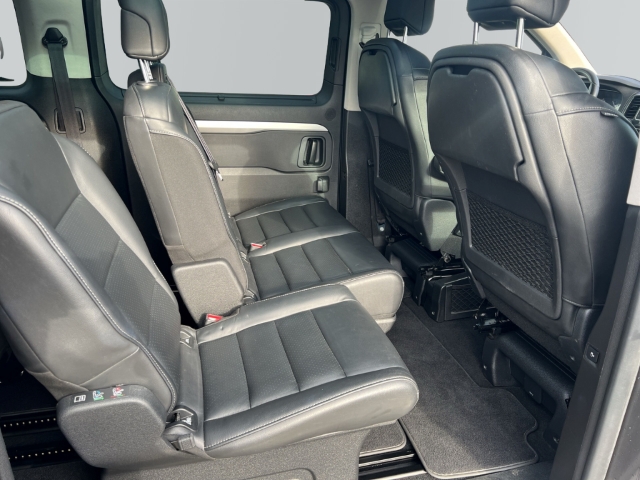 Fahrzeugabbildung Peugeot Traveller Allure L2 8-Sitzer HUD Panorama Navi Massagesitze Xenon El. Schiebetüren