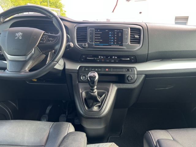 Fahrzeugabbildung Peugeot Traveller Allure L2 8-Sitzer HUD Panorama Navi Massagesitze Xenon El. Schiebetüren