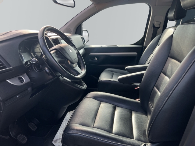 Fahrzeugabbildung Peugeot Traveller Allure L2 8-Sitzer HUD Panorama Navi Massagesitze Xenon El. Schiebetüren