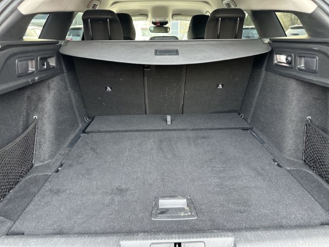 Fahrzeugabbildung Peugeot 308 SW Allure Pack Navi Memory Sitze 360 Kamera LED 2-Zonen-Klimaautom