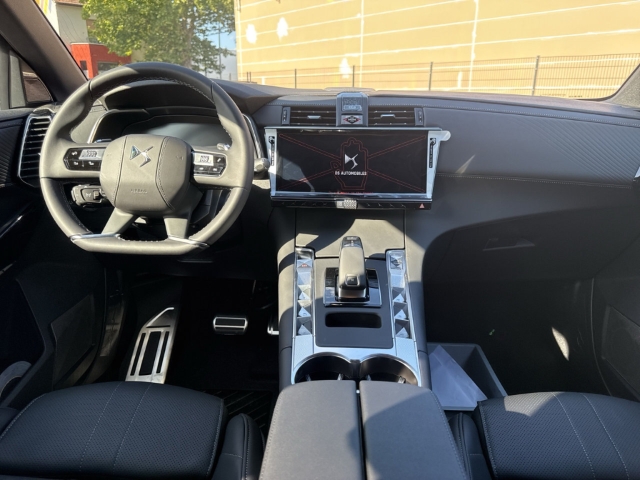 Fahrzeugabbildung DS Automobiles DS7 7 Etoile Blue HDI 130 - mit KI generiert/bearbeitet