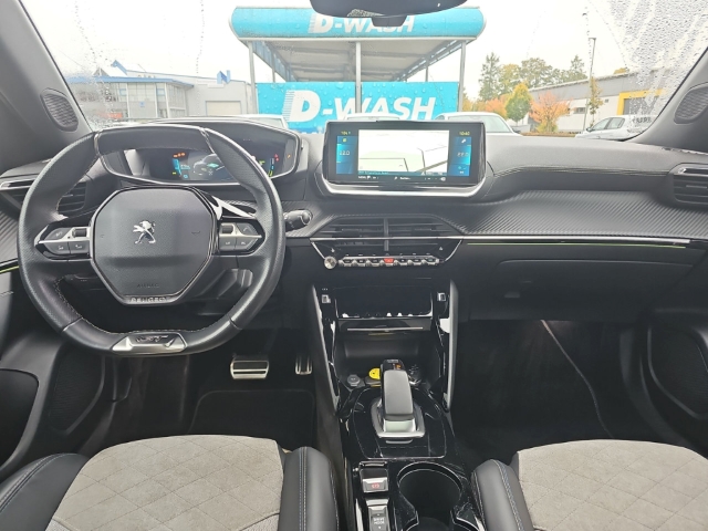 Fahrzeugabbildung Peugeot e-2008 GT Pack Elektro El. Panodach Navi LED ACC Klimaautom Fahrerprofil DAB Ambientebeleuchtung
