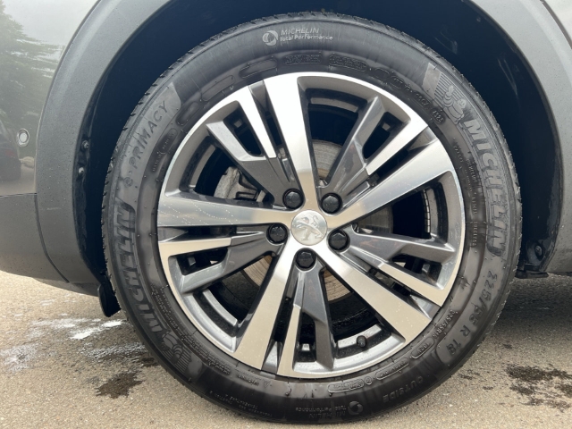 Fahrzeugabbildung Peugeot 3008 Allure Pack Navi Digitales Cockpit LED ACC El. Heckklappe 2-Zonen-Klimaautom