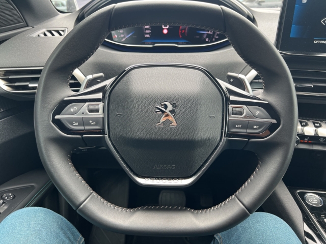 Fahrzeugabbildung Peugeot 3008 Allure Pack Navi Digitales Cockpit LED ACC El. Heckklappe 2-Zonen-Klimaautom