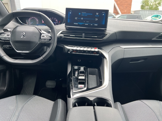Fahrzeugabbildung Peugeot 3008 Allure Pack Navi Digitales Cockpit LED ACC El. Heckklappe 2-Zonen-Klimaautom