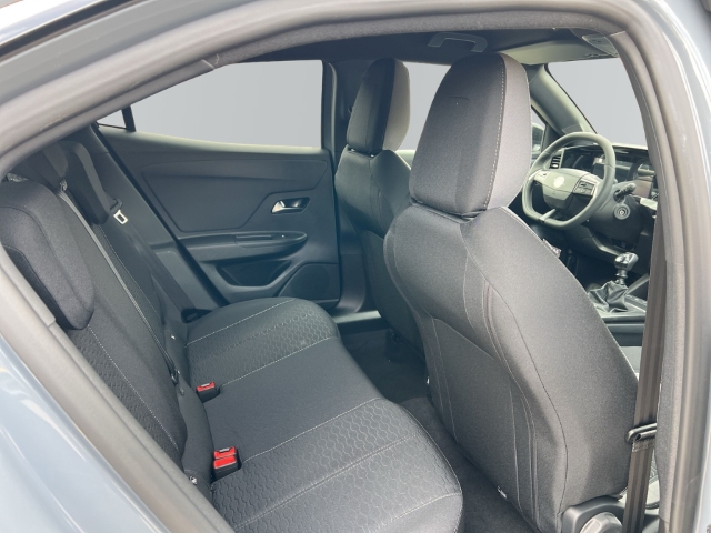 Fahrzeugabbildung Opel Mokka Edition Digitales Cockpit LED Apple CarPlay Android Auto Musikstreaming DAB Ambientebeleuchtung