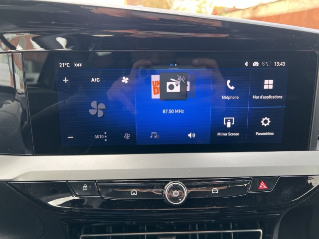 Fahrzeugabbildung Opel Mokka Edition Digitales Cockpit LED Apple CarPlay Android Auto Musikstreaming DAB Ambientebeleuchtung