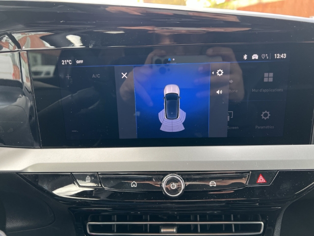 Fahrzeugabbildung Opel Mokka Edition Digitales Cockpit LED Apple CarPlay Android Auto Musikstreaming DAB Ambientebeleuchtung