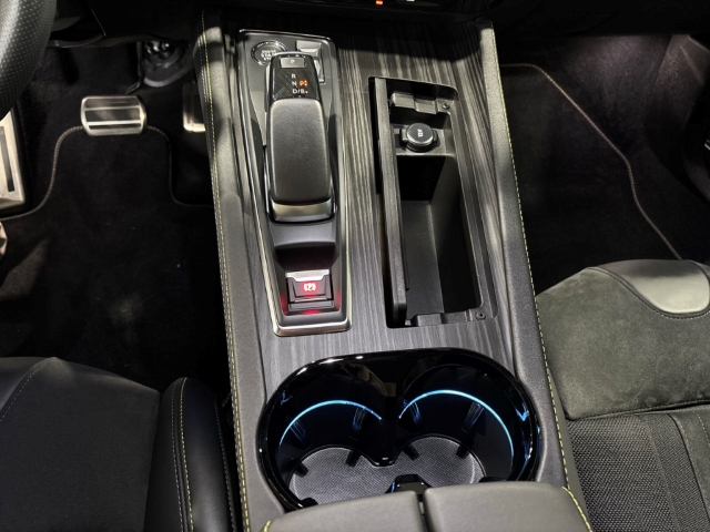 Fahrzeugabbildung Peugeot 508 SW Hybrid4 360 PSE Navi Leder Digitales Cockpit Memory Sitze Soundsystem Nachtsichtass.