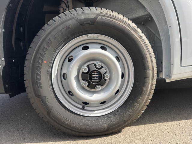 Fahrzeugabbildung Fiat Ducato H2 Kastenwagen 35 L2H2 140 M-Jet, AHK,RFK