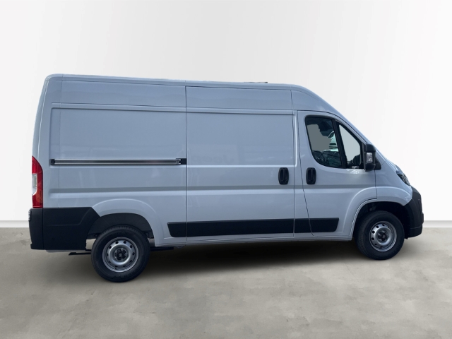 Fahrzeugabbildung Fiat Ducato H2 Kastenwagen 35 L2H2 140 M-Jet, AHK,RFK