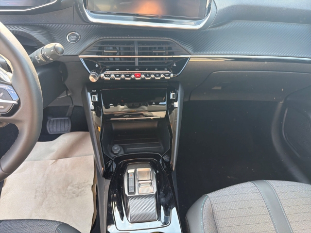 Fahrzeugabbildung Peugeot 208 Allure Pack Navi Digitales Cockpit LED Apple CarPlay Android Auto Klimaautom Fahrerprofil