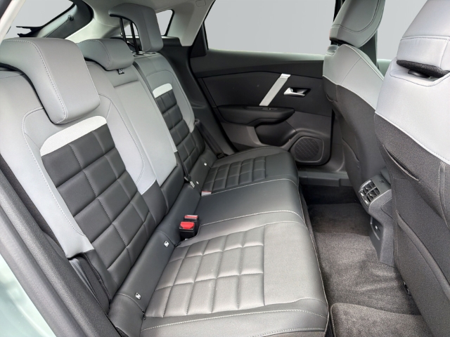 Fahrzeugabbildung Citroen e-C4 e-Max Elektromotor 156 - mit KI generiert/bearbeitet