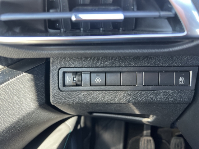 Fahrzeugabbildung Peugeot 5008 Allure Pack 7-Sitzer Navi Digitales Cockpit 360 Kamera LED ACC 2-Zonen-Klimaautom
