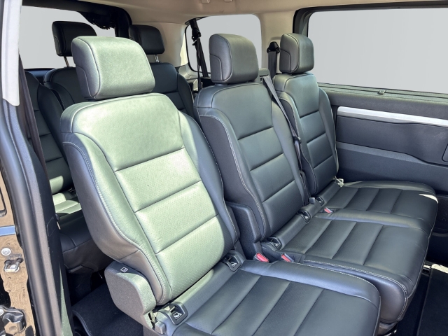 Fahrzeugabbildung Opel Zafira Life Elegance M 2.0 D EU6d HUD StandHZG Panorama Navi Soundsystem Massagesitze