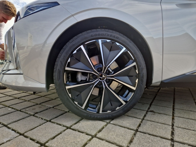 Fahrzeugabbildung DS Automobiles DS4 E-Tense Rivoli Hybrid 225 Plug-In EU6d