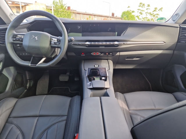 Fahrzeugabbildung DS Automobiles DS4 E-Tense Rivoli Hybrid 225 Plug-In EU6d