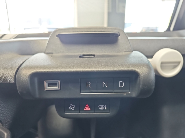 Fahrzeugabbildung Opel Rocks GS Handyhalterung Fußmatten Digitales Cockpit LED Scheinwerfer und Tagfahrlicht - mit KI generiert/bearbeitet