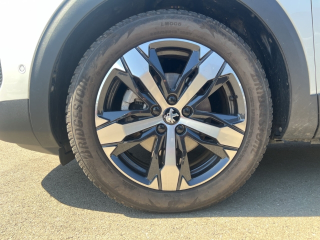 Fahrzeugabbildung Peugeot 3008 Hybrid Allure Pack Navi Digitales Cockpit LED ACC 2-Zonen-Klimaautom DAB