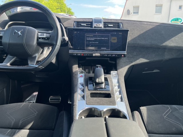 Fahrzeugabbildung DS Automobiles DS7 Performance Line + Digitales Cockpit LED Klimaautom Ambientebeleuchtung