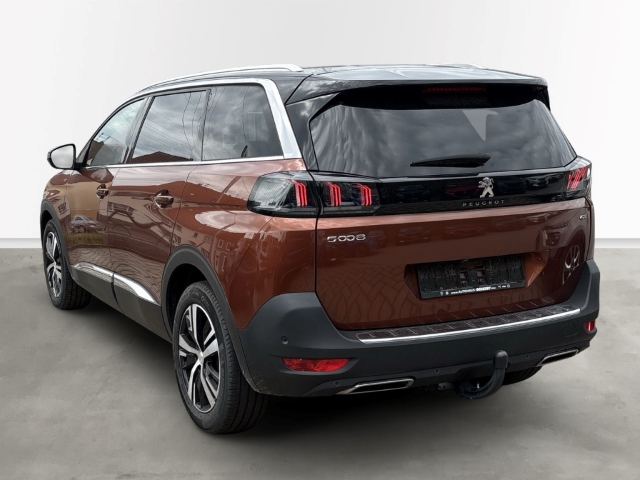 Fahrzeugabbildung Peugeot 5008 GT Navi Digitales Cockpit LED ACC 2-Zonen-Klimaautom Fahrerprofil DAB Ambientebeleuchtung - mit KI generiert/bearbeitet