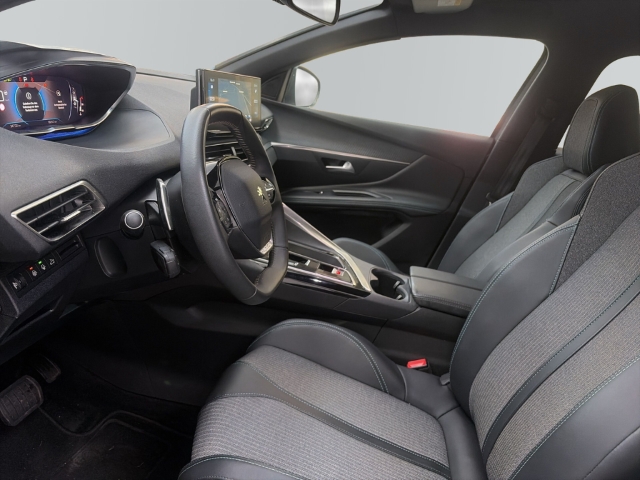 Fahrzeugabbildung Peugeot 3008 Allure Pack Navi Digitales Cockpit LED ACC El. Heckklappe 2-Zonen-Klimaautom - mit KI generiert/bearbeitet