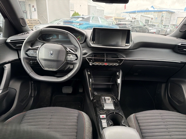 Fahrzeugabbildung Peugeot e-2008 Active Pack LED Klimaautom DAB SHZ Keyless Spurhalteass. Verkehrszeichenerk.