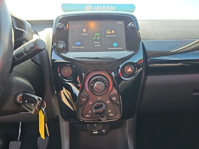 Fahrzeugabbildung Citroen C1 AIRSCAPE Shine 1.0 VTi 72PS (53KW)