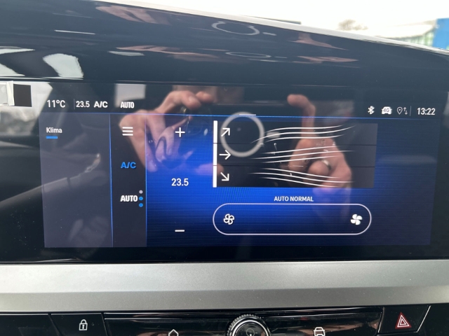 Fahrzeugabbildung Opel Mokka Edition Digitales Cockpit LED Apple CarPlay Android Auto Musikstreaming DAB