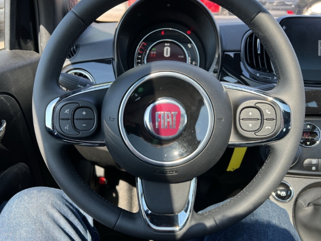 Fahrzeugabbildung Fiat 500 Dolcevita Navi Apple CarPlay Android Auto Klimaautom Musikstreaming DAB Temp Tel.-Vorb.