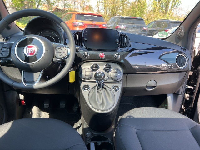 Fahrzeugabbildung Fiat 500 Dolcevita Navi Apple CarPlay Android Auto Klimaautom Musikstreaming DAB Temp Tel.-Vorb.