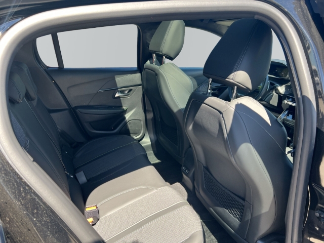 Fahrzeugabbildung Peugeot 208 GT Panorama Navi LED ACC Klimaautom Fahrerprofil DAB Ambientebeleuchtung SHZ Parklenkass.